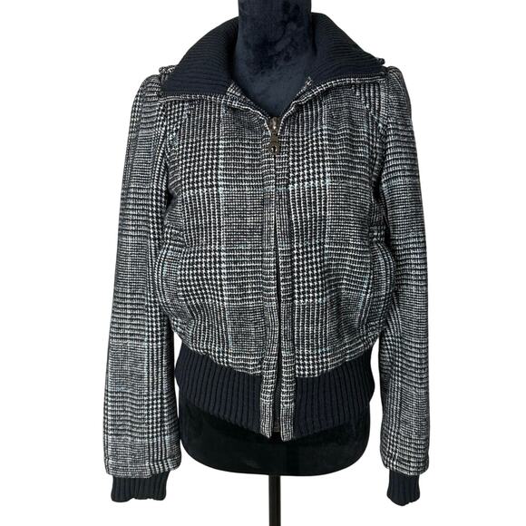 Zara Jackets & Blazers - ZARA Plaid Houndstooth Tweed Bomber Jacket - Size XS